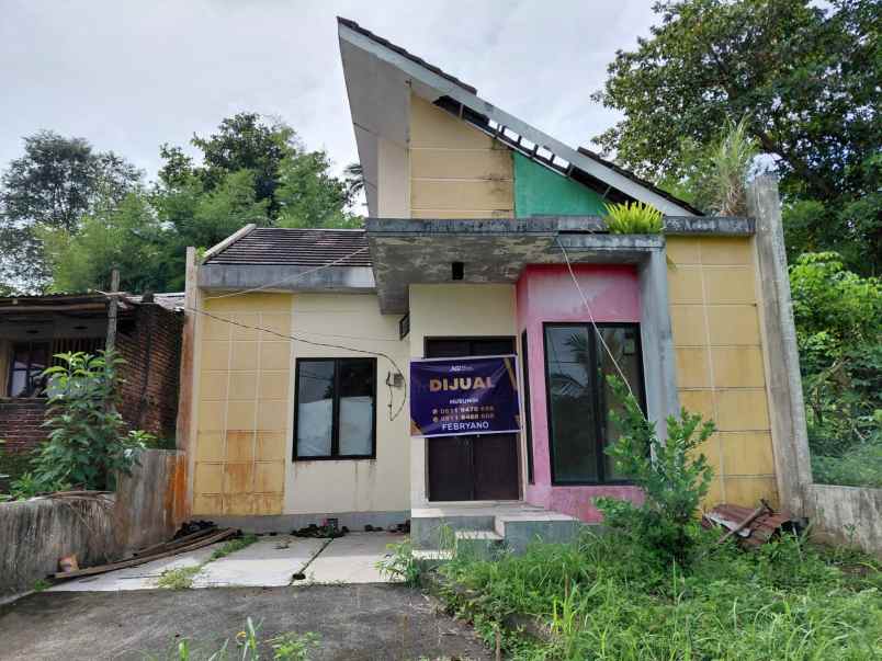 dijual rumah perumahan green land blok