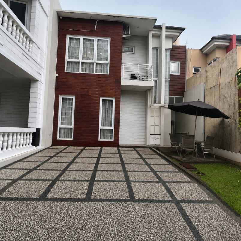 dijual rumah perumahan kota wisata cibubur