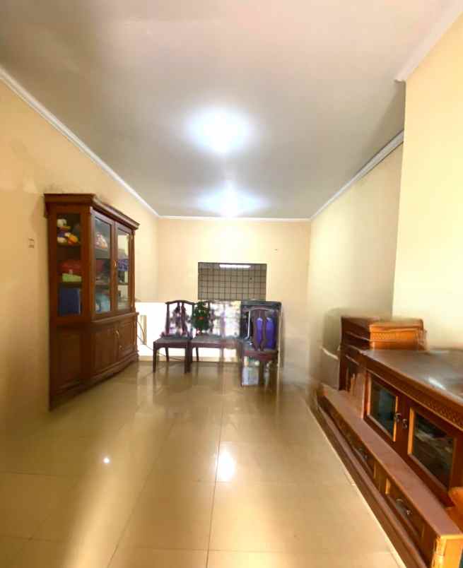 dijual rumah perumahan metland menteng