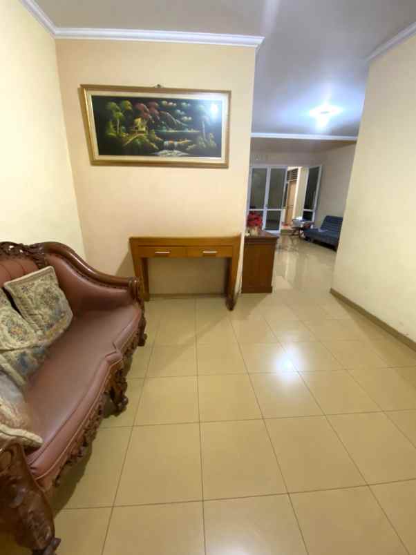 dijual rumah perumahan metland menteng