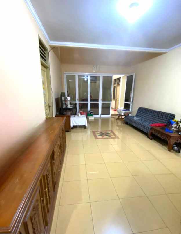 dijual rumah perumahan metland menteng