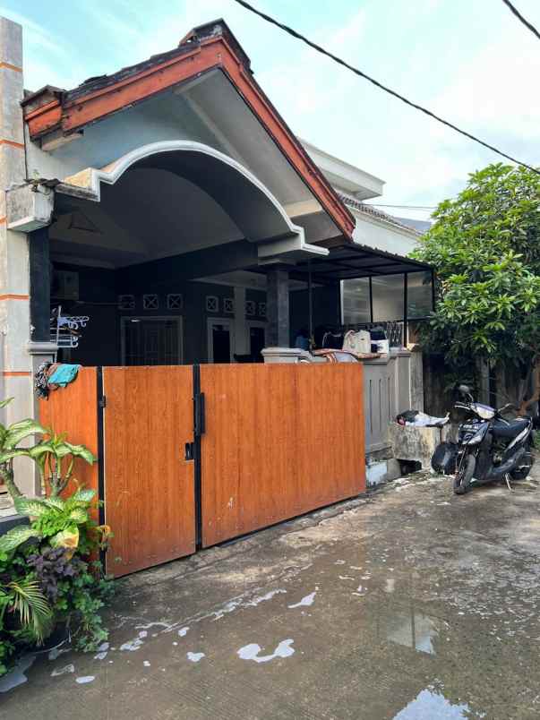 dijual rumah perumahan telaga mas duta