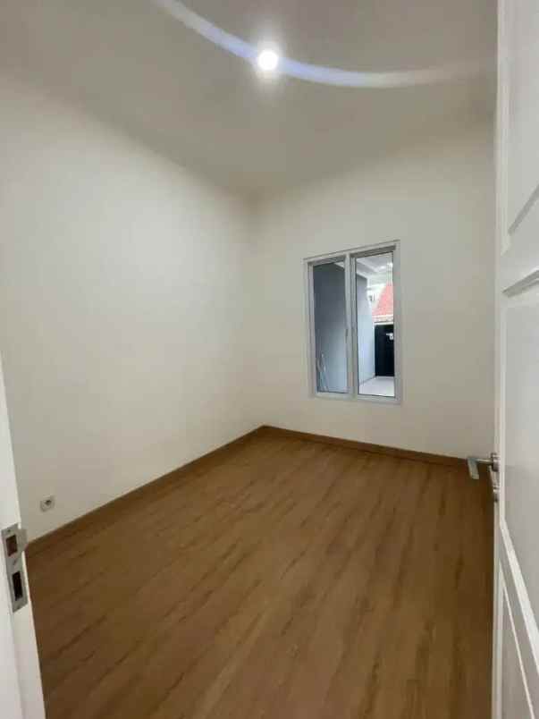 dijual rumah pesanggrahan