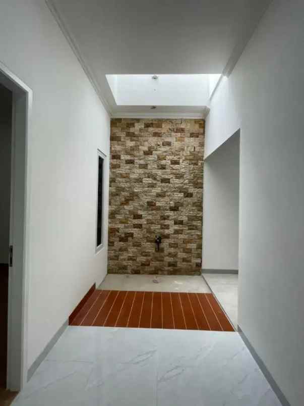 dijual rumah pesanggrahan