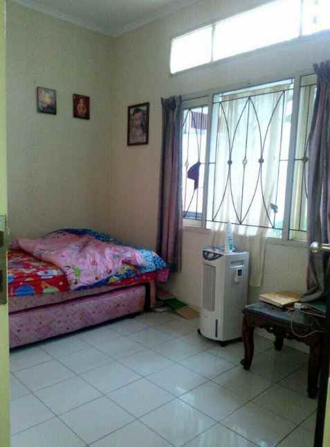 dijual rumah pinus regency