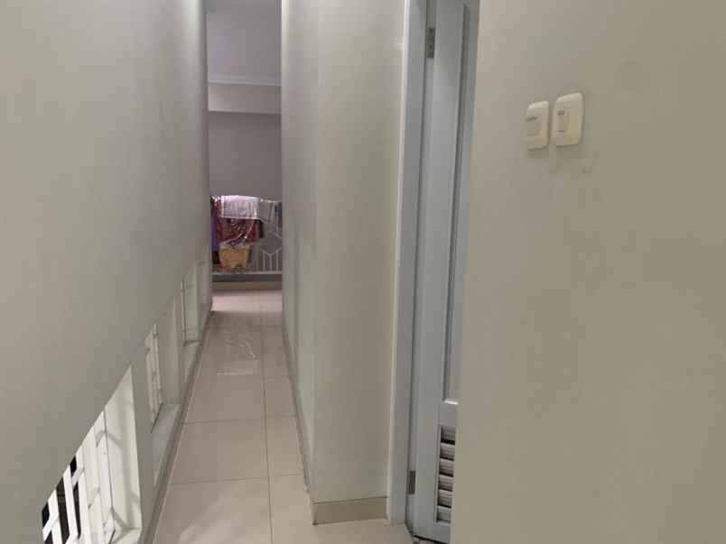 dijual rumah pisangan