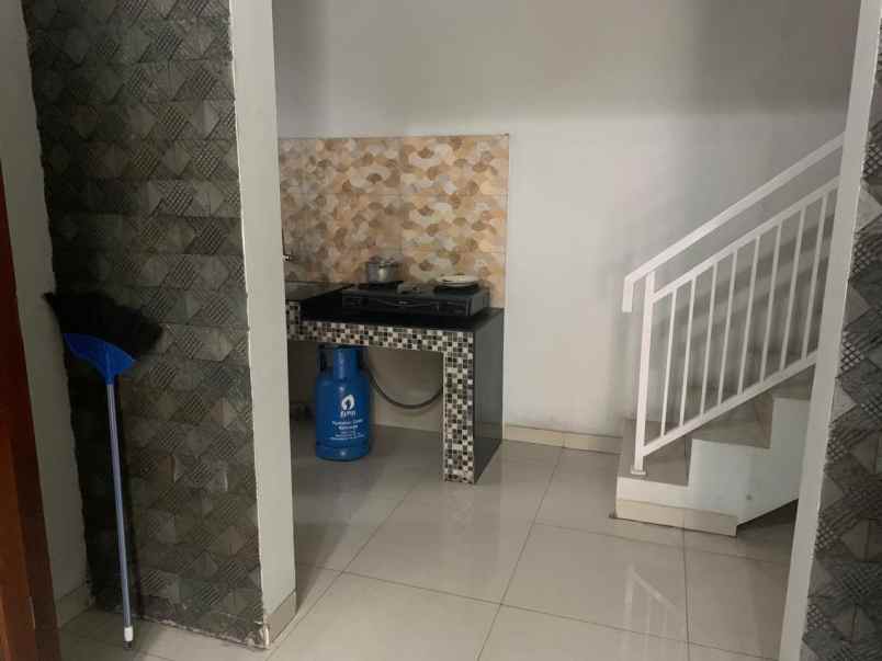 dijual rumah pisangan