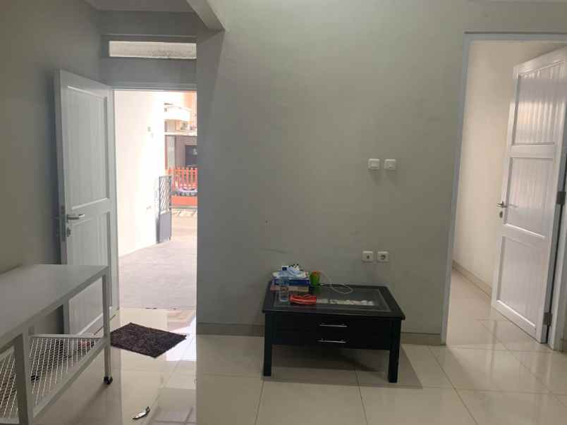 dijual rumah pisangan