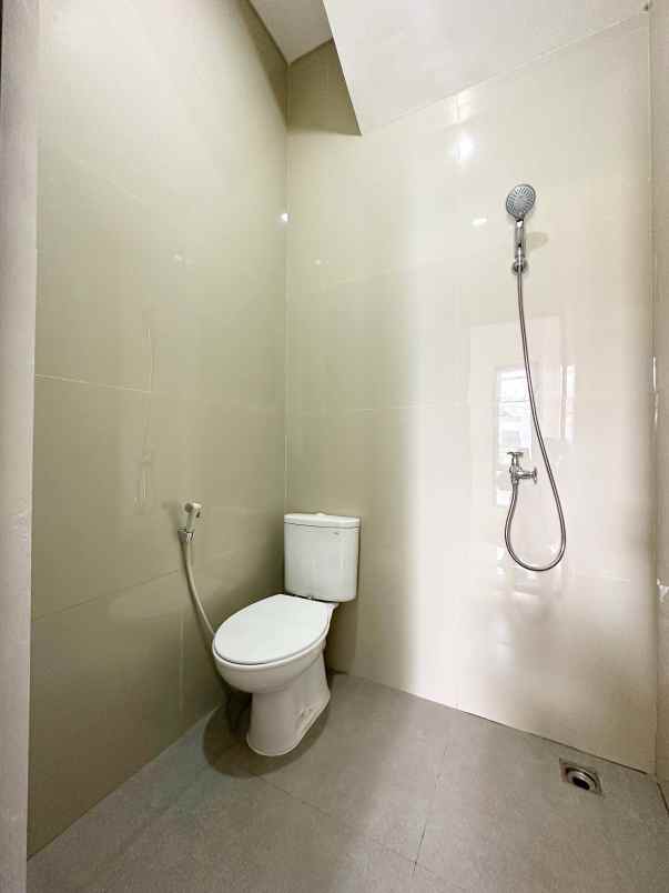 dijual rumah pisangan
