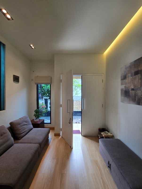 dijual rumah pondok kelapa