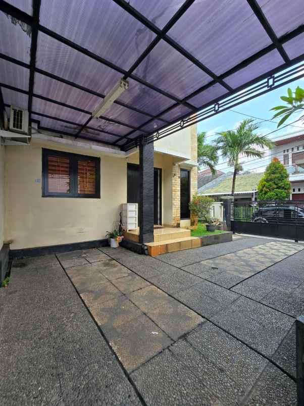 dijual rumah pondok kelapa