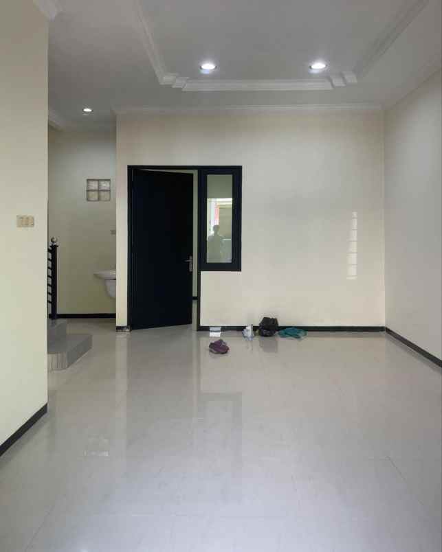 dijual rumah puri asri pakuwon city