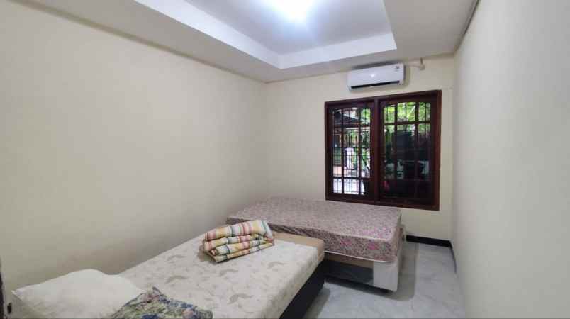 dijual rumah puri indah pandugo timur