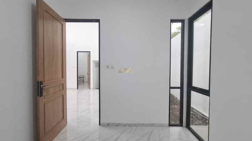 dijual rumah purwomartani