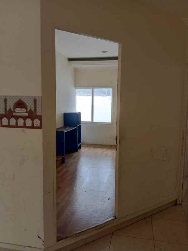 dijual rumah raffles hills cibubur