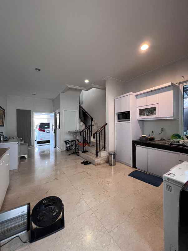 dijual rumah river valley residence