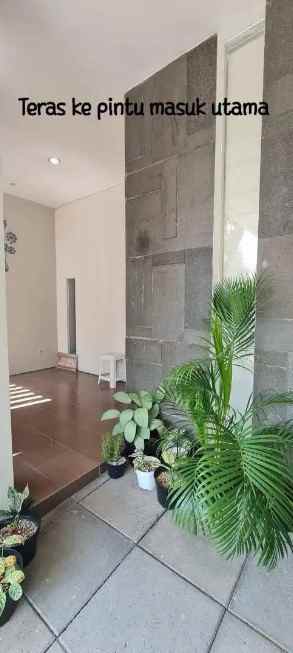 dijual rumah royal residence