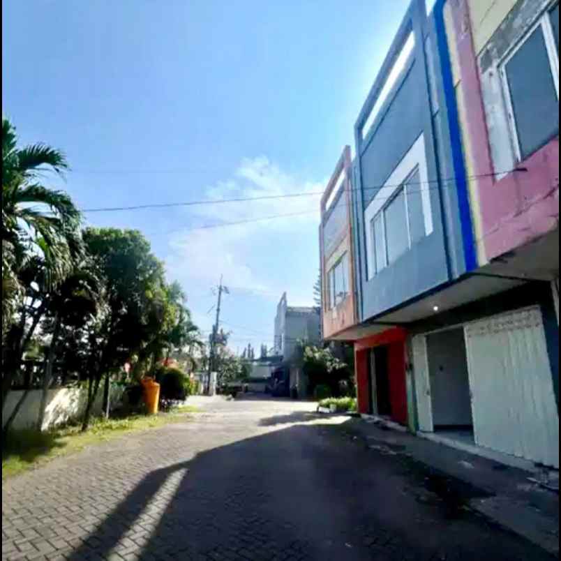dijual rumah ruko green mansion