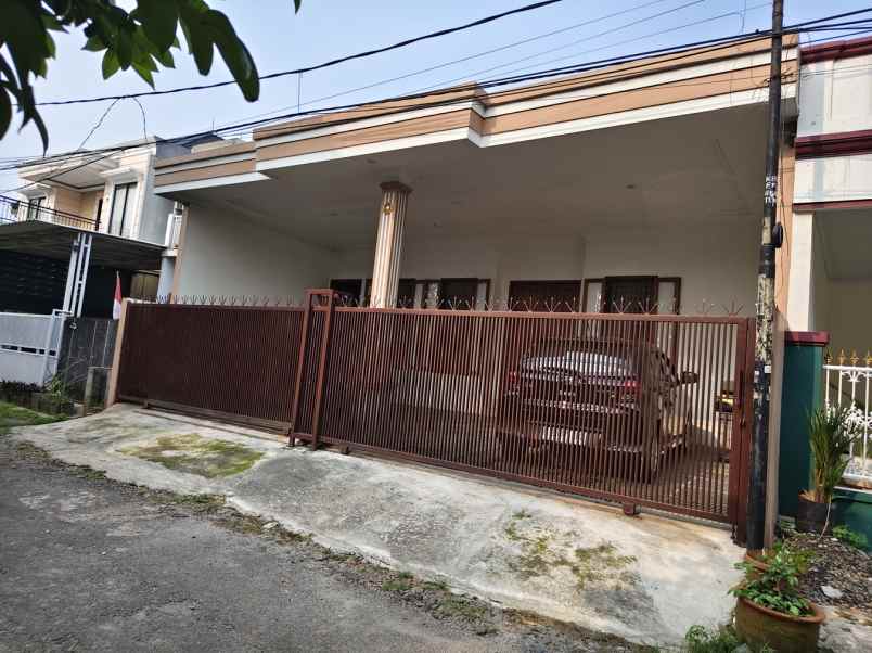 dijual rumah rumah di kranggan permai