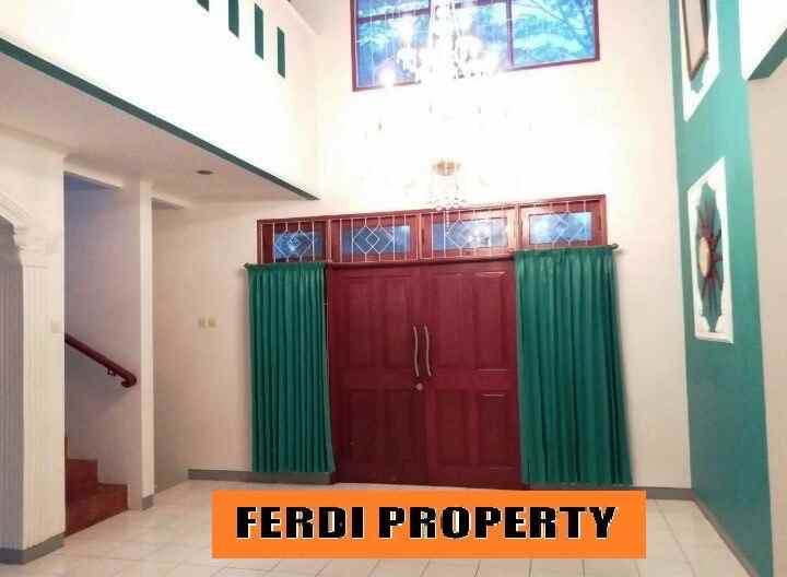 dijual rumah rumah mewah dekat mal