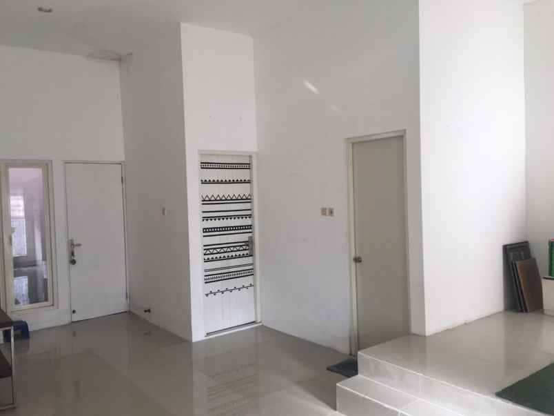 dijual rumah rungkut