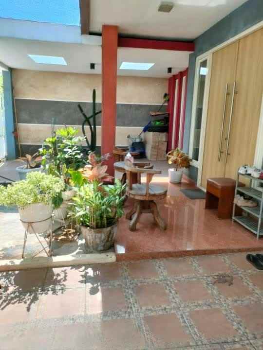 dijual rumah rungkut