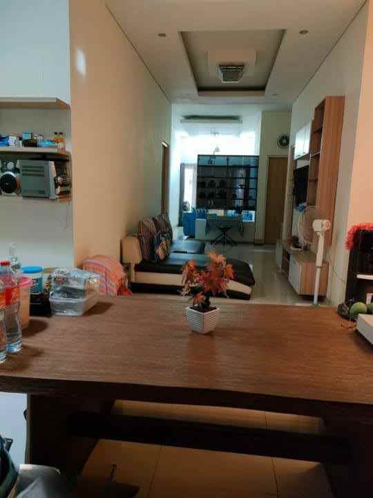 dijual rumah rungkut