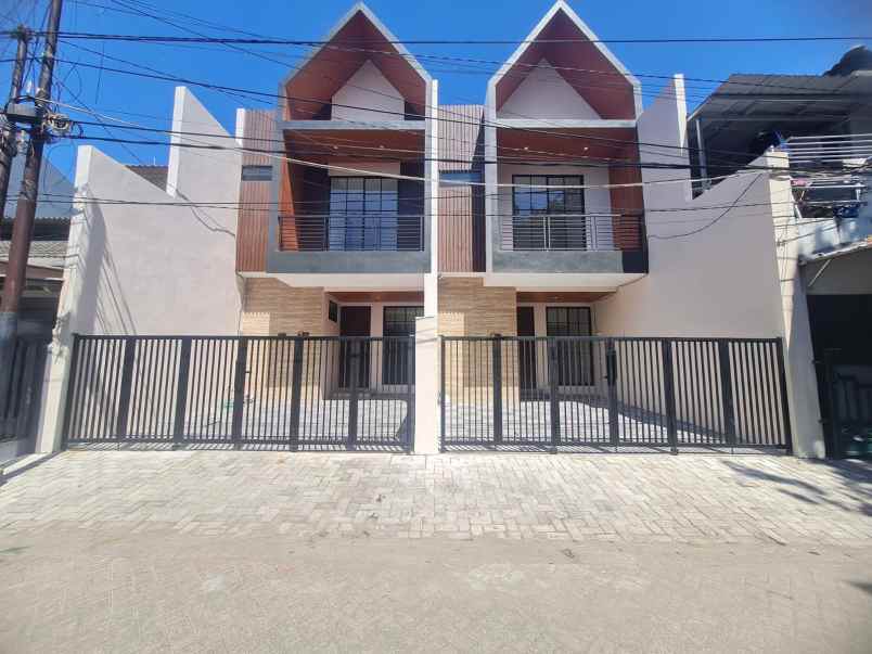 dijual rumah rungkut mapan