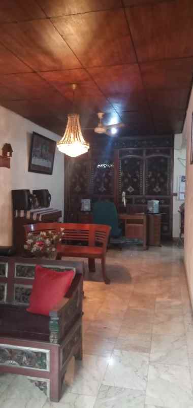 dijual rumah sangat strategis di pondok kelapa