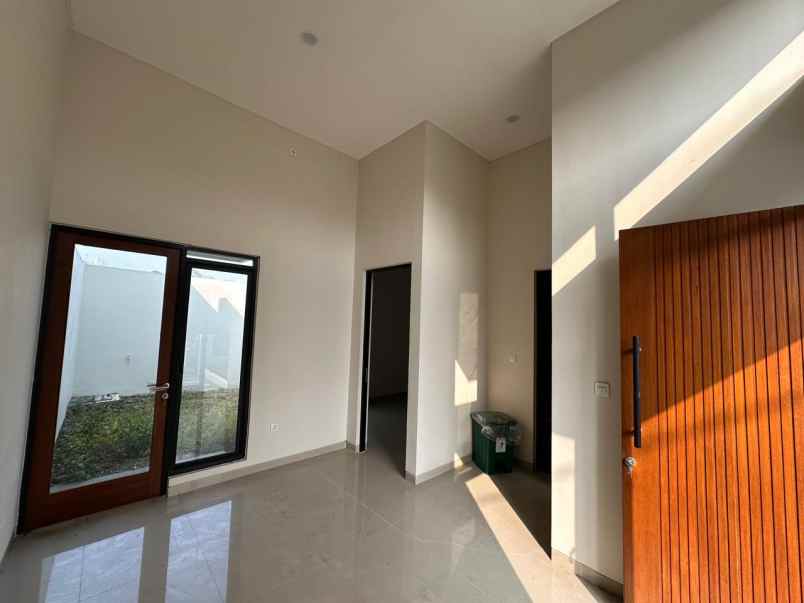 dijual rumah sawojajar