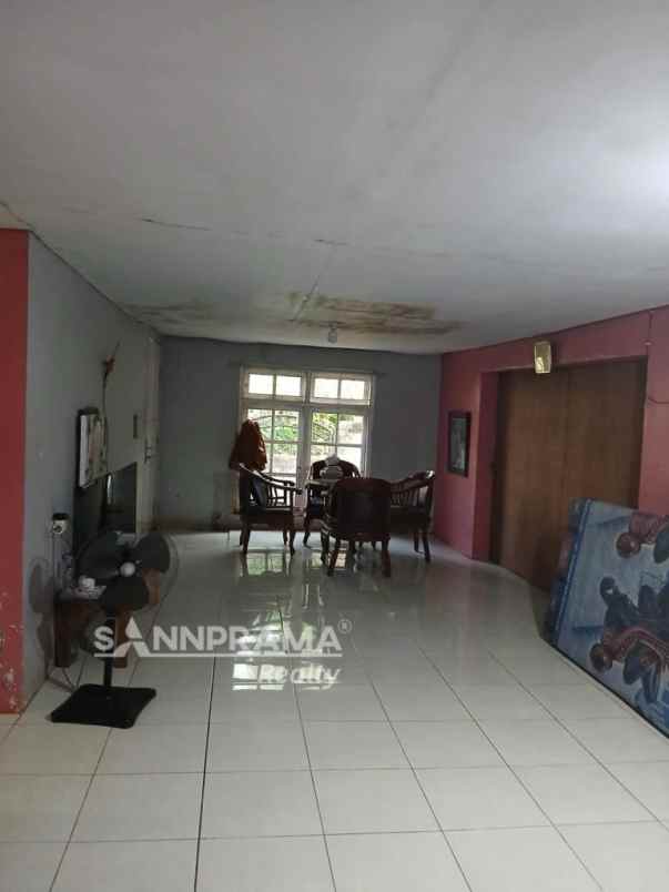 dijual rumah second shm dekat stasiun depok lama
