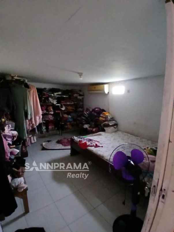 dijual rumah second shm dekat stasiun depok lama