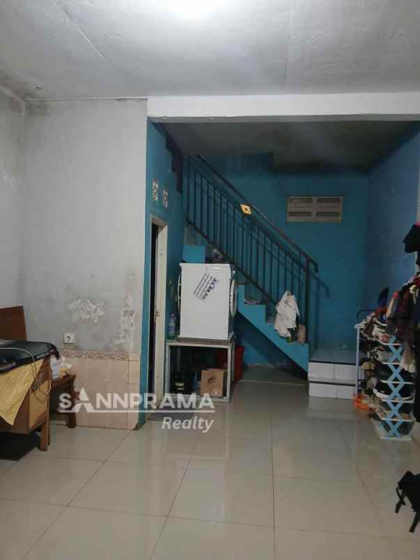 dijual rumah second shm dekat stasiun depok lama