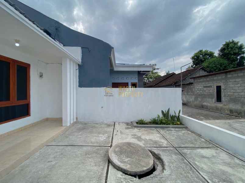 dijual rumah selomartani