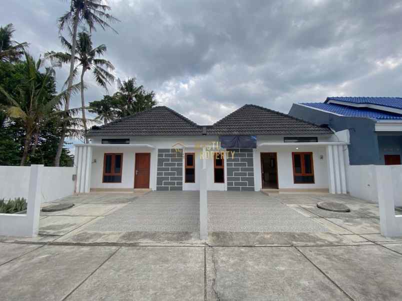 dijual rumah selomartani
