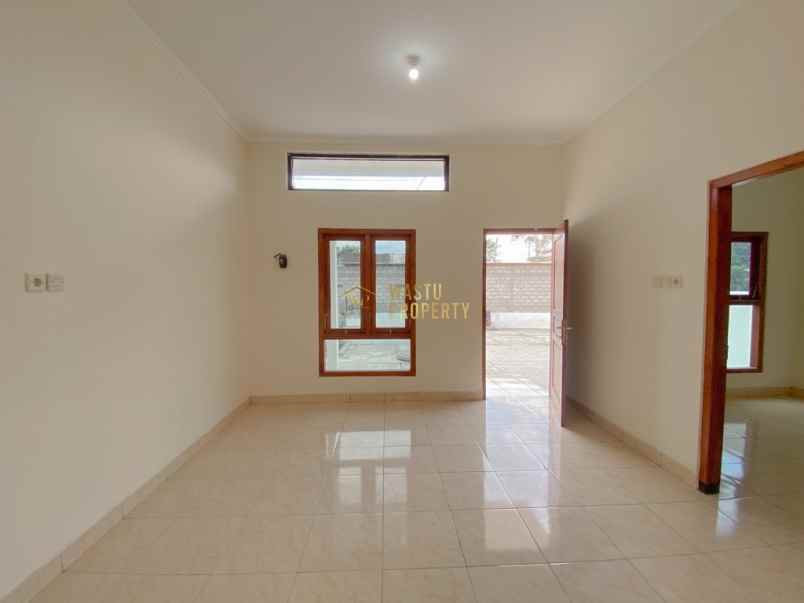 dijual rumah selomartani