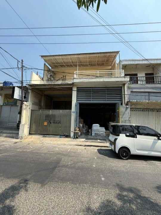 dijual rumah semolowaru