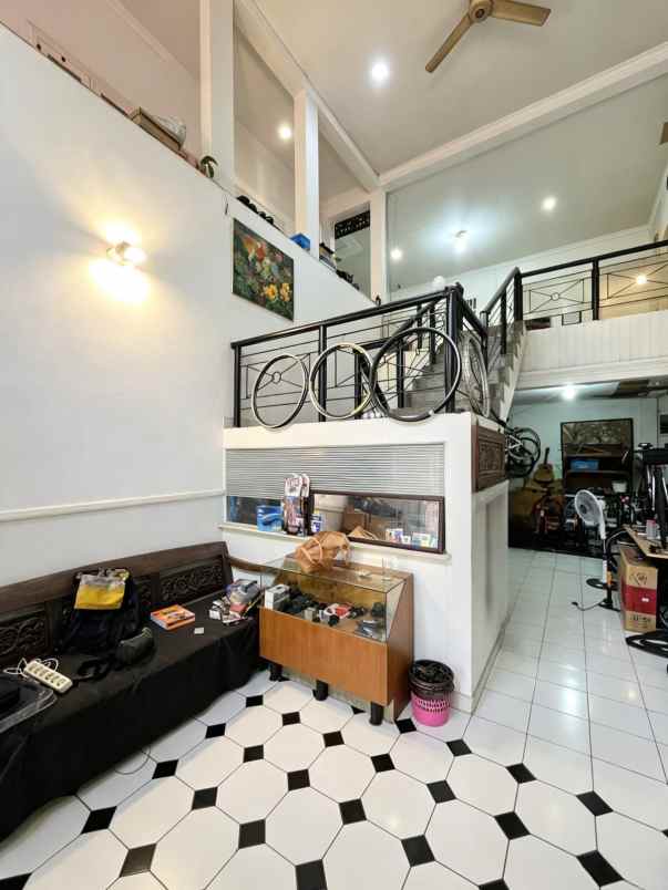 dijual rumah senopati