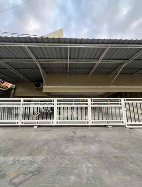 dijual rumah shm siap pakai lokasi manyar rejo