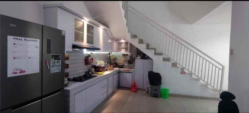 dijual rumah siap huni