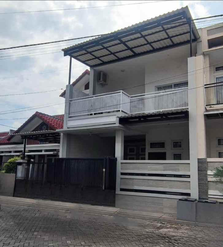 dijual rumah siap huni