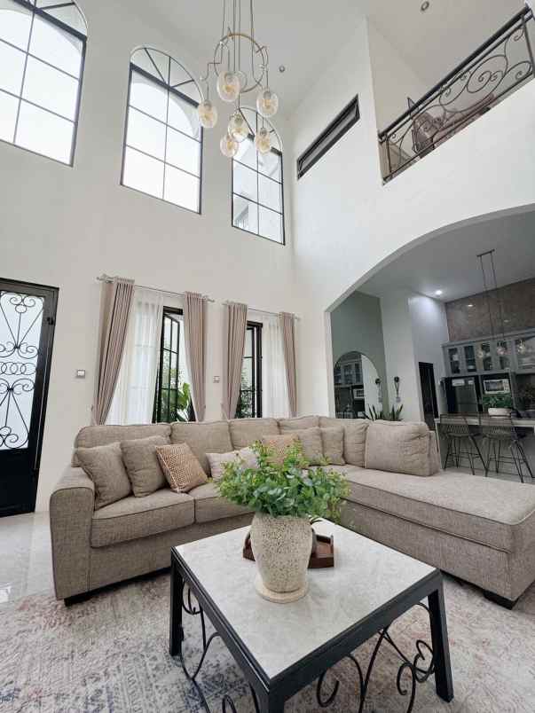 dijual rumah siap huni mewah lokasi cemorokandang