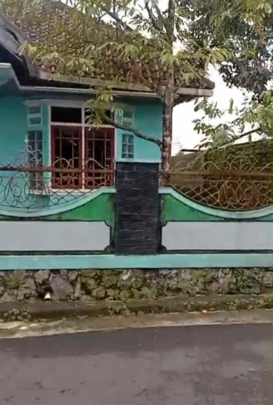 dijual rumah siap huni rumah sudah renov strategis