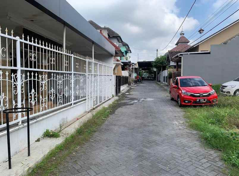 dijual rumah sidoarum