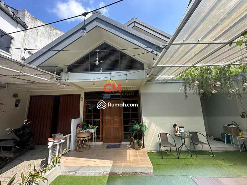 dijual rumah singgasana pradana