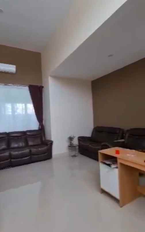 dijual rumah strategis siap huni