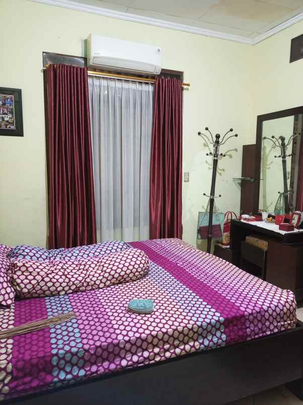 dijual rumah strategis siap huni