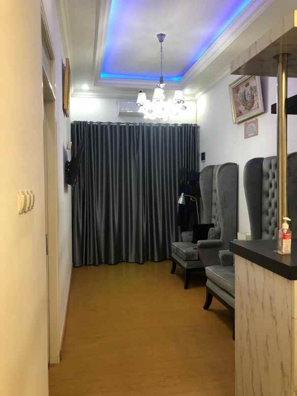 dijual rumah strayegis pondok kopi 78m carpor 1 mobil