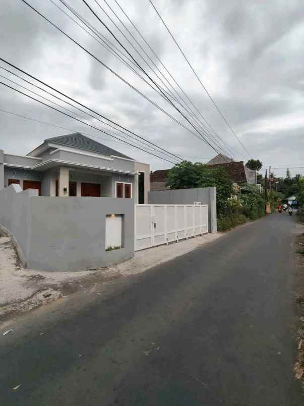 dijual rumah sumberadi