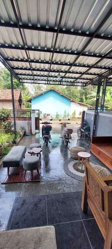 dijual rumah sumberarum